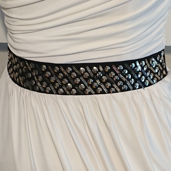 One-Shoulder Bodycon Dress - White - Picture 3 of 4